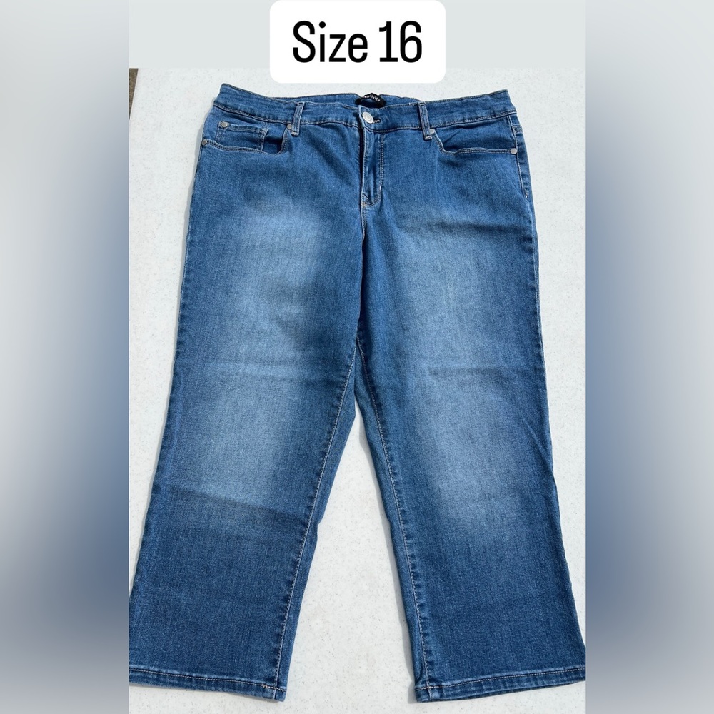 Women's Blue Capri Jeans
